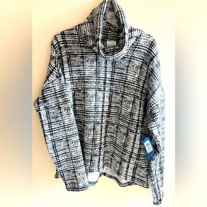 Brandnew Columbia cow neck long sleeve